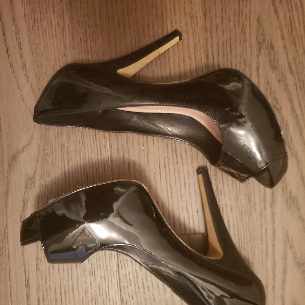Heels - Picture 3 of 4